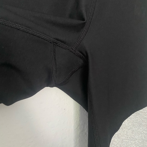 Outdoor Voices 7/8 Spring Colorblock Leggings in Black, Gray and White - Picture 6 of 6